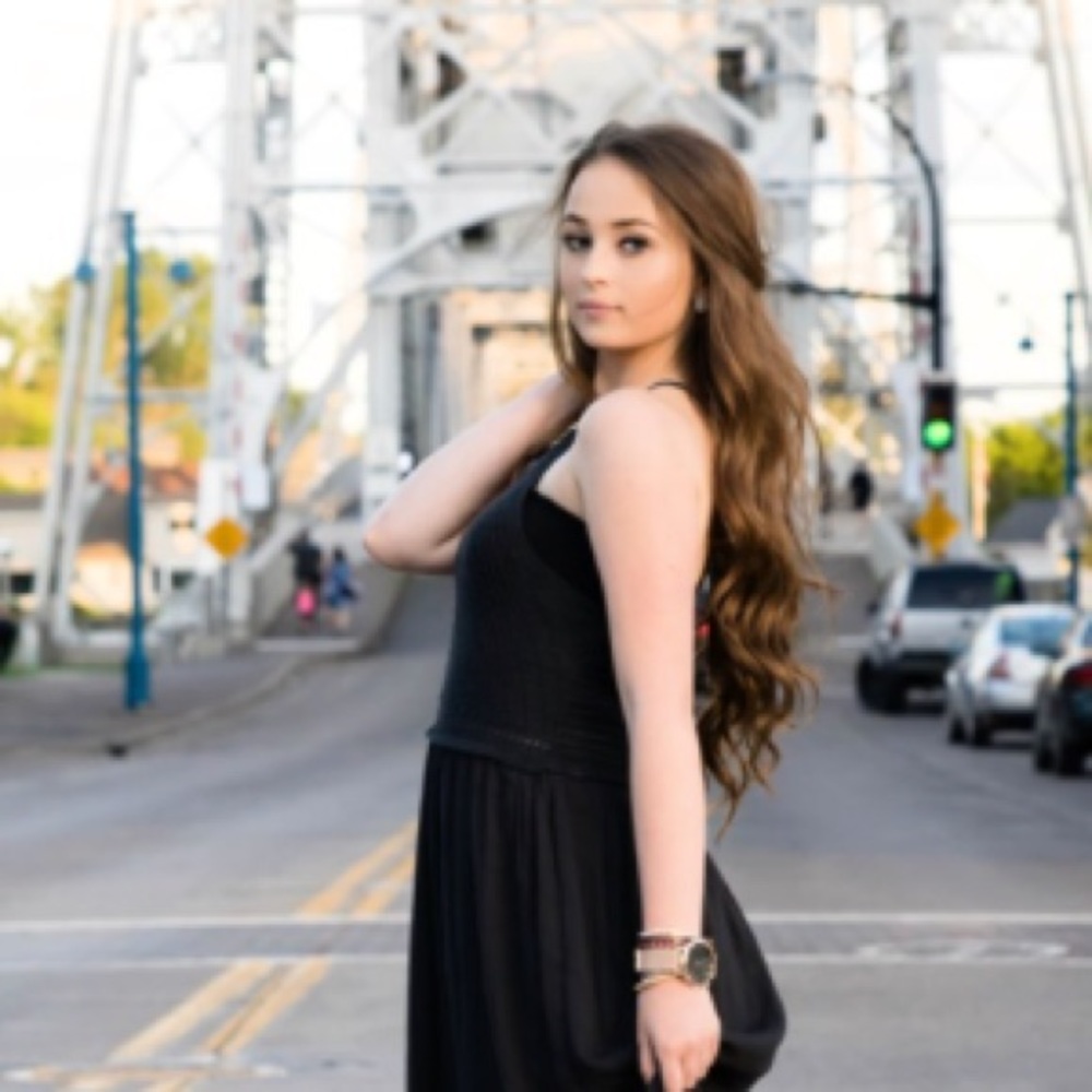 Meet your Posher, Alina